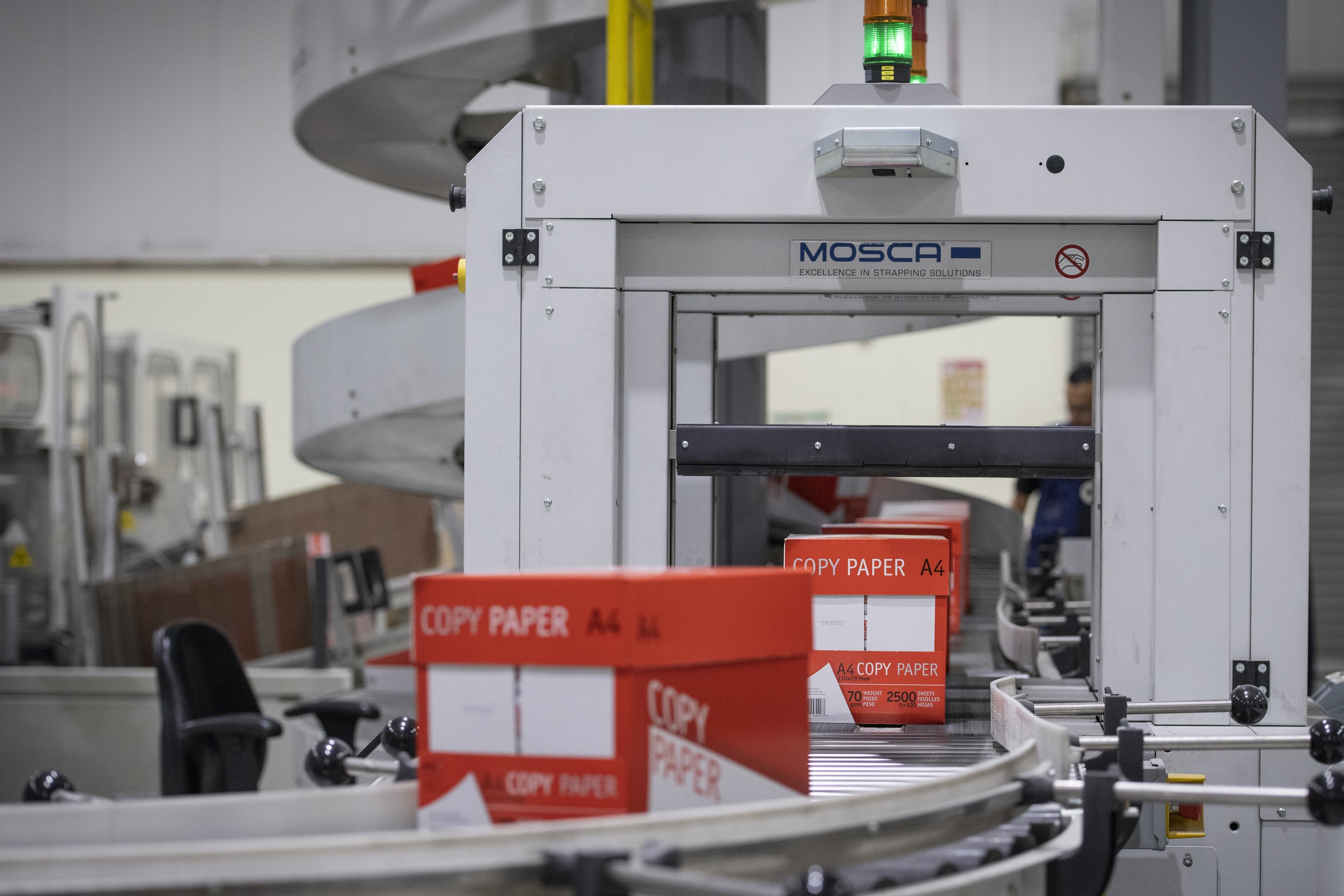 HE Sarah Al Amiri briefed on advanced technology projects at MENA’s largest paper plant